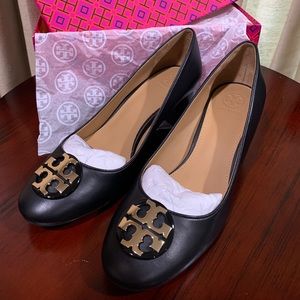 NWT Tory Burch Claire black leather pump w/ box